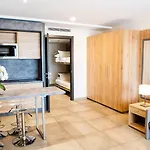 Lido Marana Bastia 公寓式酒店 4*